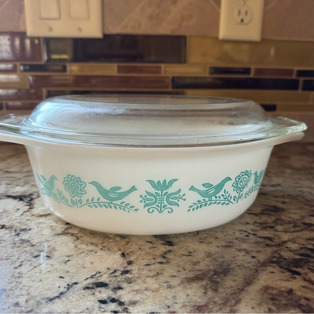 Vintage Pyrex #043 1 1/2 Quart Casserole Dish Bluebird Pattern With Lid